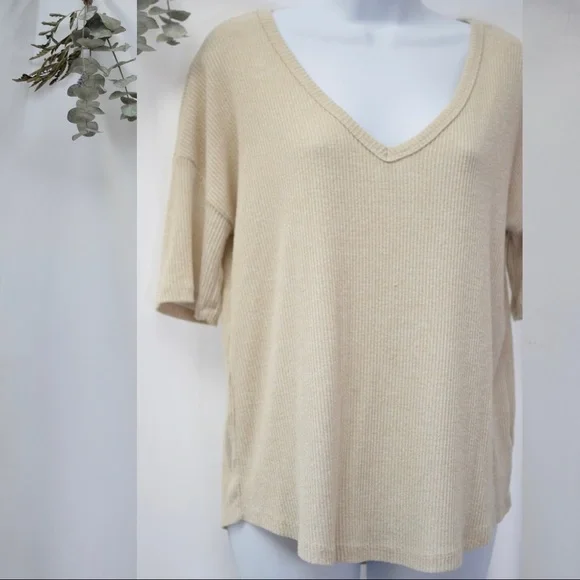 Neutral Ribbed Tee - Picture 2 of 4
